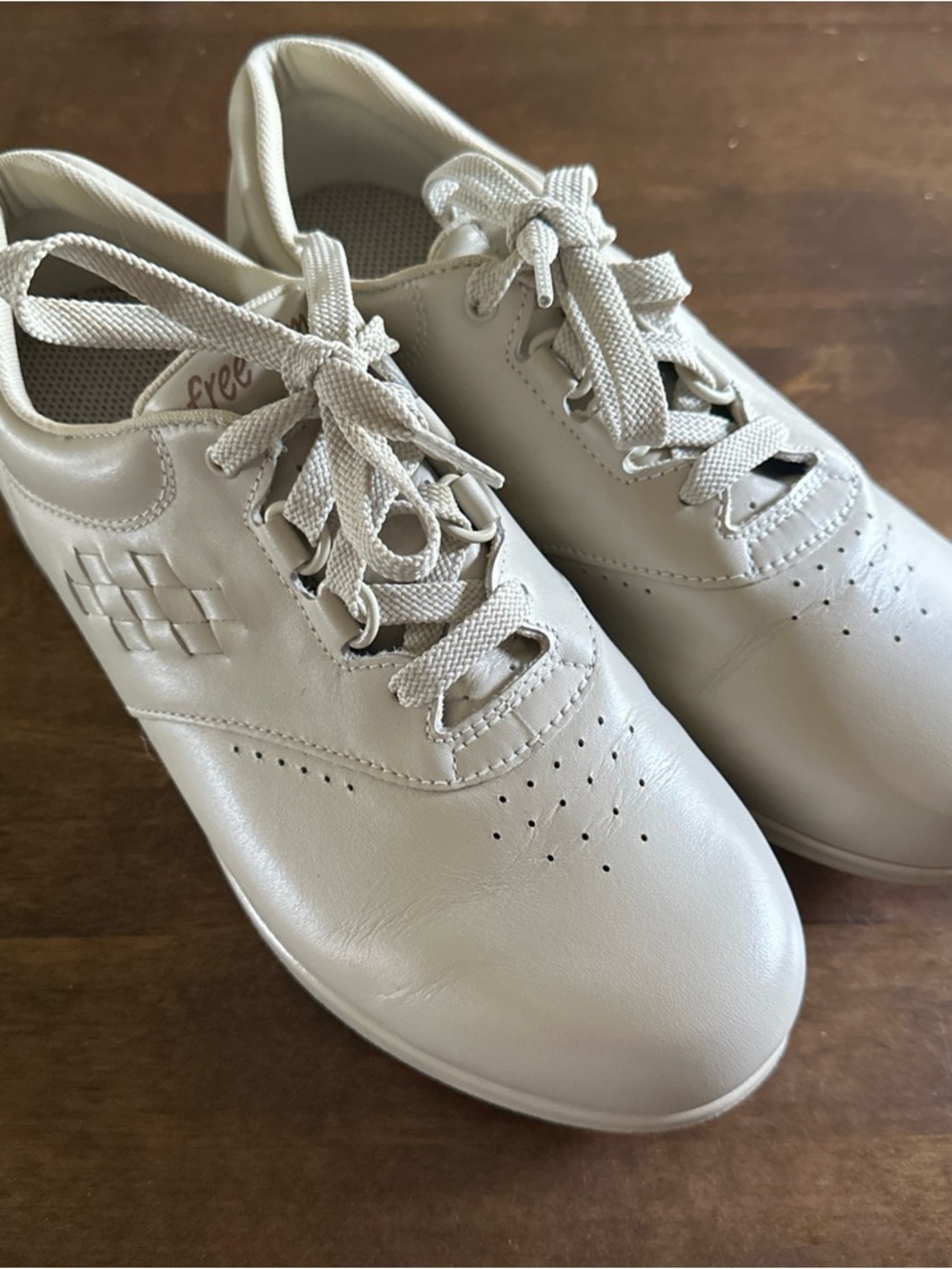 SAS Free Time Tan Leather Walking Shoes Women's 7.5 Lace-Up Comfort Sneaker